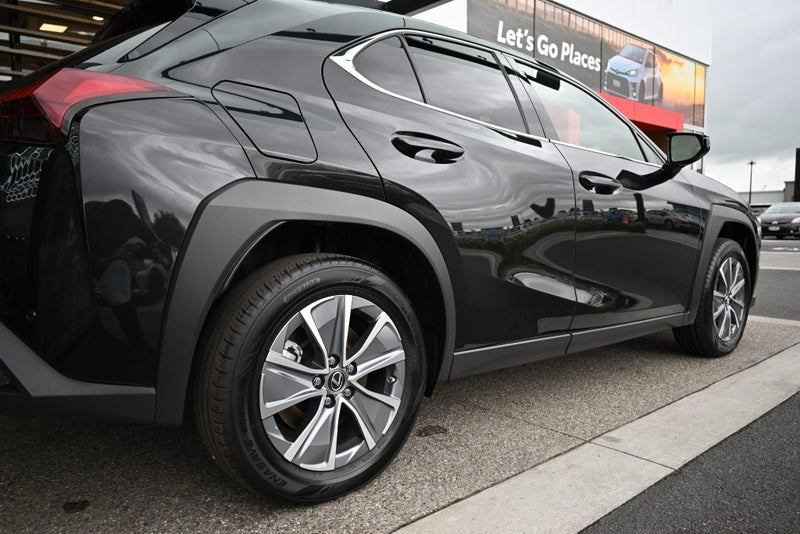 2024 Lexus UX 300e Premium Larger 73Kwh Battery... image 2