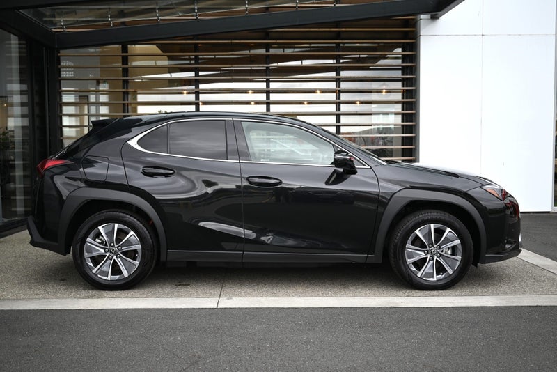 2024 Lexus UX 300e Premium Larger 73Kwh Battery... image 3