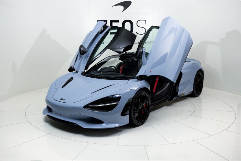 2024 McLaren 750S Coupe image 2