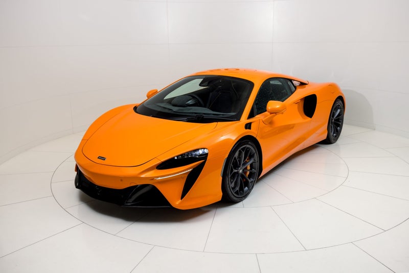 2024 McLaren Artura image 1