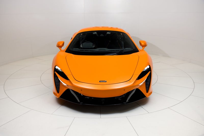 2024 McLaren Artura image 3