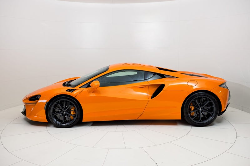 2024 McLaren Artura image 4