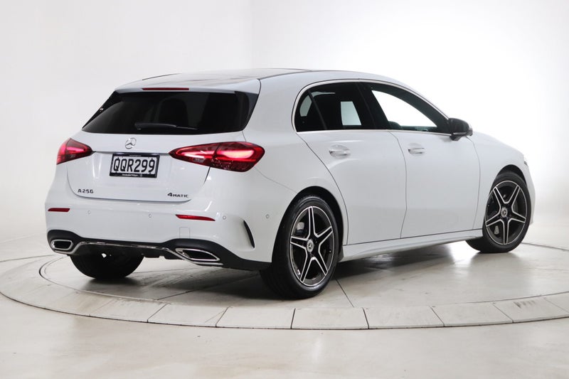 2024 Mercedes-Benz A 250 4MATIC HATCH image 2