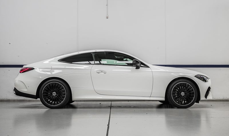 2024 Mercedes-Benz CLE 300 4Matic Coupe image 3