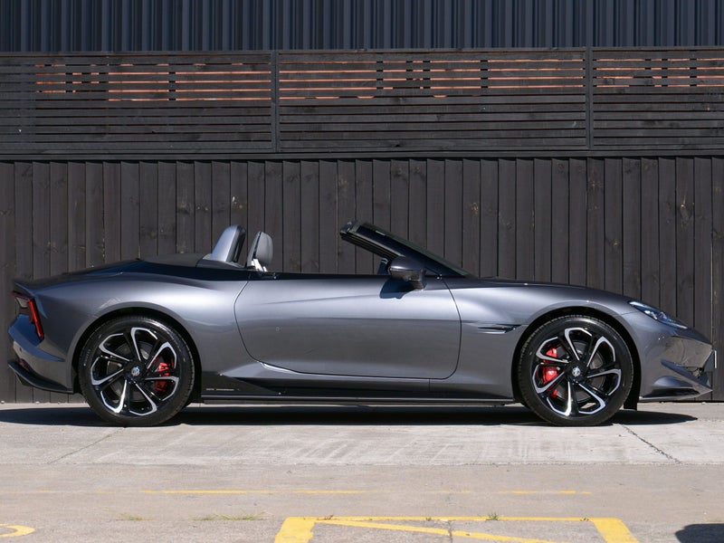 2024 MG Cyberster AWD Black Roof 77KWH image 3