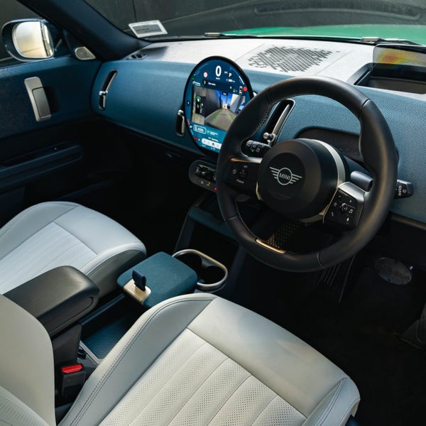 2024 MINI Countryman Cooper Favoured image 3