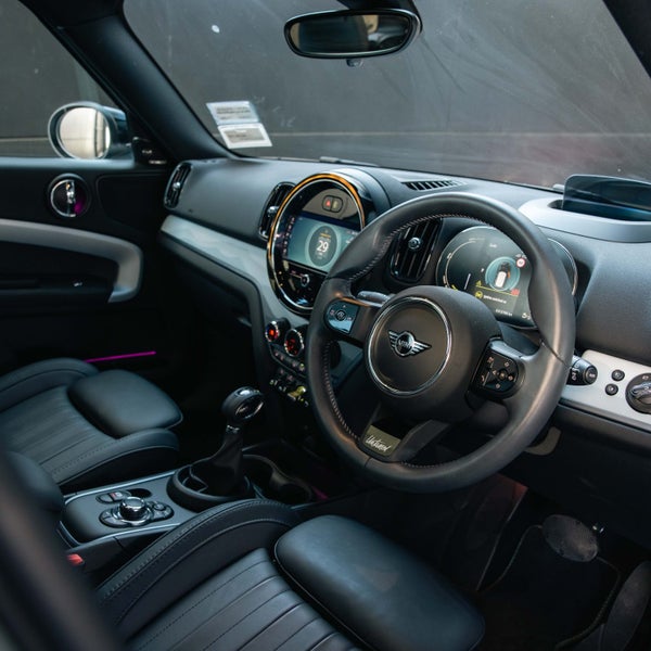 2024 MINI Countryman Cooper SE ALL4 Plug In Hybrid image 3