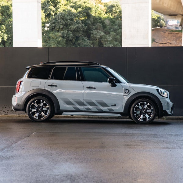 2024 MINI Countryman Cooper SE ALL4 Plug In Hybrid image 4