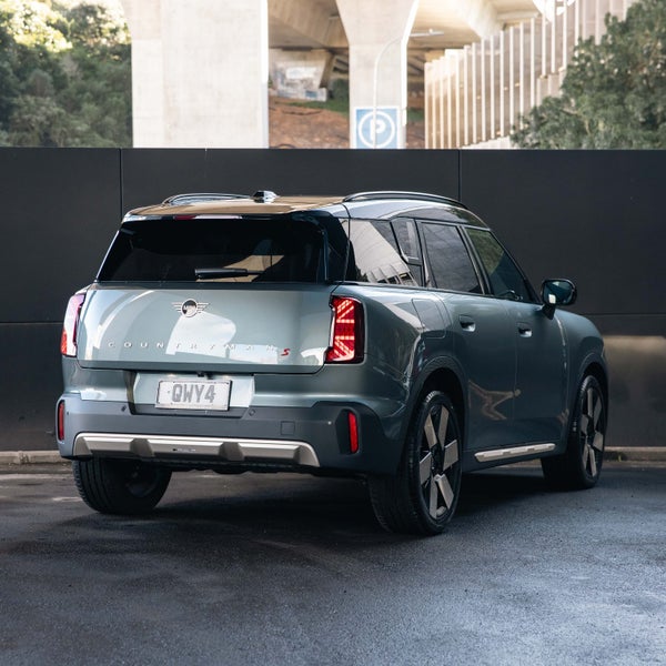 2024 MINI Countryman S ALL4 Favoured image 2