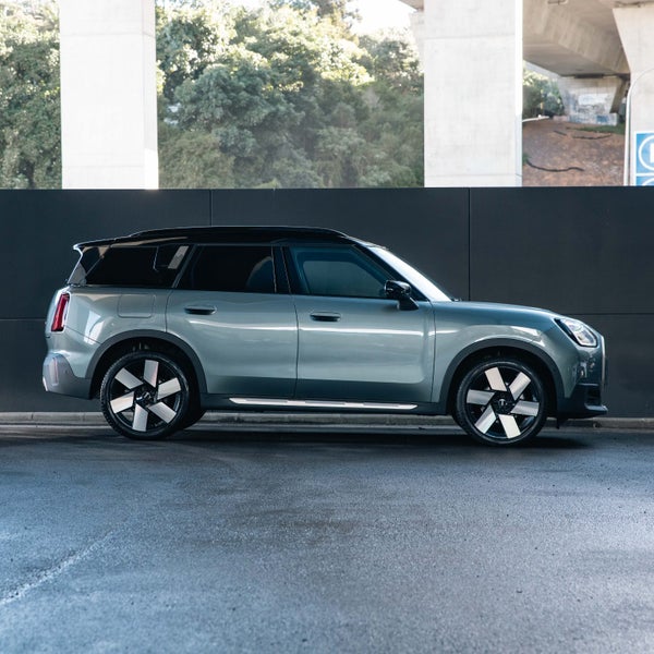 2024 MINI Countryman S ALL4 Favoured image 4