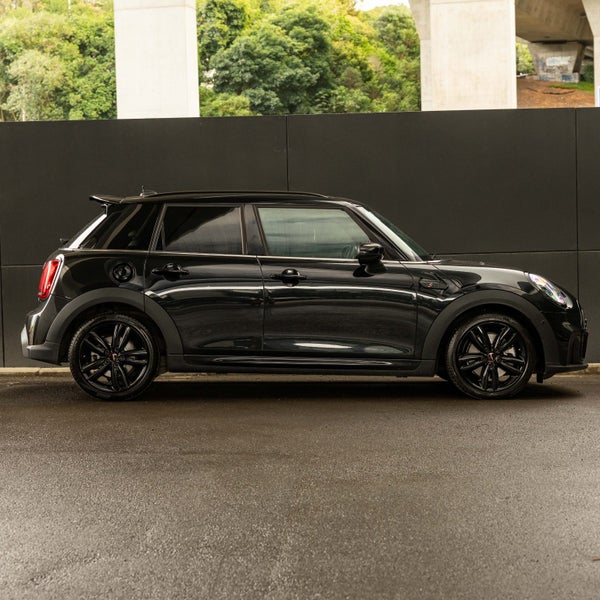 2024 MINI Hatch Cooper S JCW Sport image 4