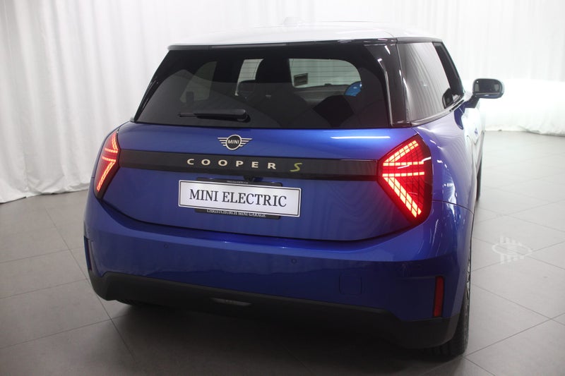 2024 MINI Hatch Se image 2
