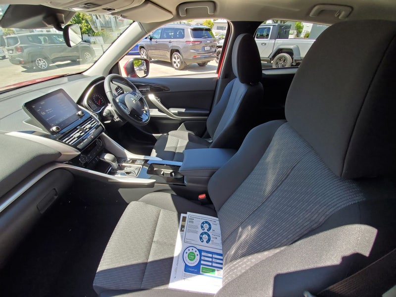 2024 Mitsubishi Eclipse Cross Cross 2WD - PRE R... image 4