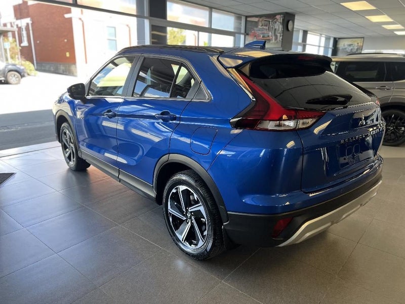 2024 Mitsubishi Eclipse Cross Cross PHEV XLS 4W... image 4