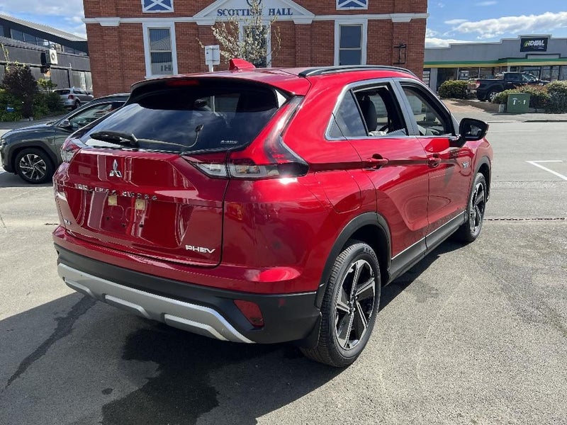 2024 Mitsubishi Eclipse Cross Cross PHEV XLS 4W... image 4