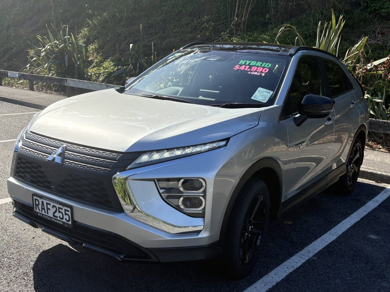 2024 Mitsubishi Eclipse Cross PHEV SPORT 4WD image 4