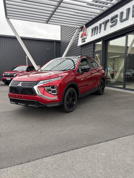 2024 Mitsubishi Eclipse Cross PHEV SPORT AWD image 2