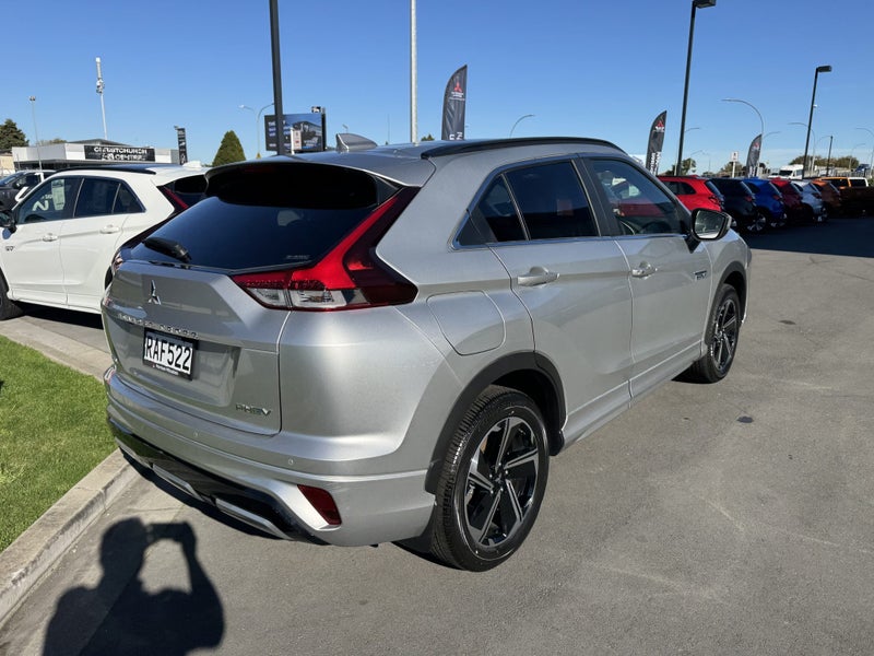 2024 Mitsubishi Eclipse Cross PHEV VRX 4WD image 4