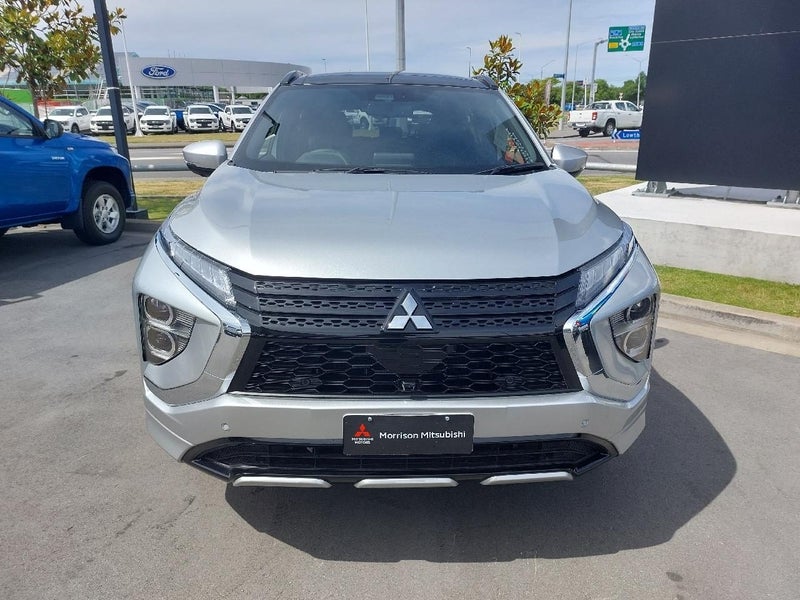2024 Mitsubishi Eclipse Cross PHEV VRX 4WD image 2