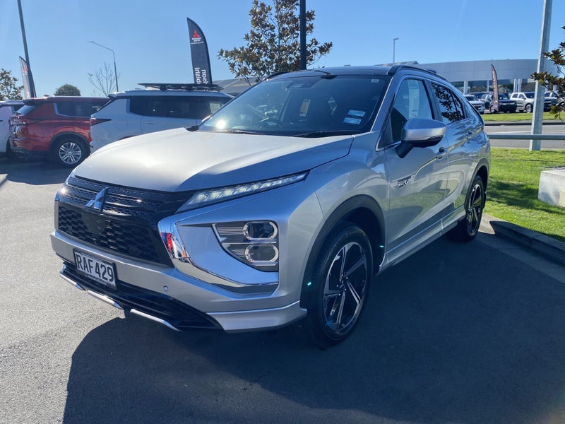 2024 Mitsubishi Eclipse Cross PHEV VRX 4WD image 3