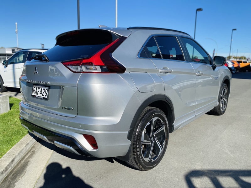 2024 Mitsubishi Eclipse Cross PHEV VRX 4WD image 5