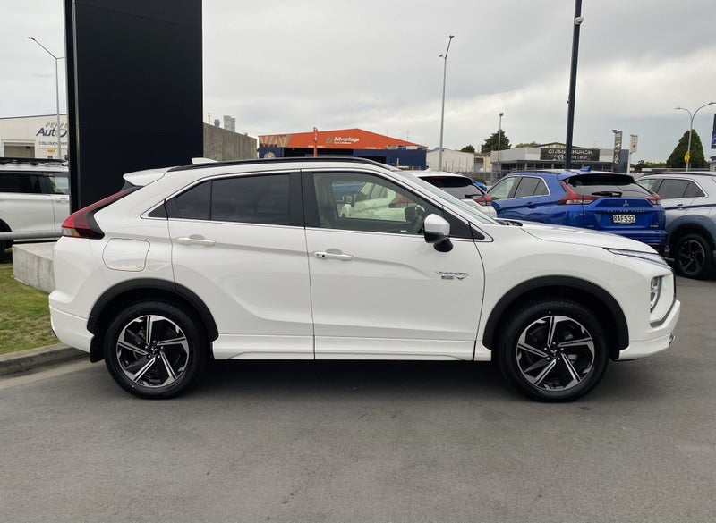 2024 Mitsubishi Eclipse Cross PHEV VRX 4WD image 4
