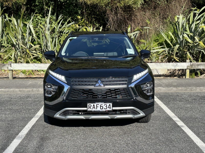 2024 Mitsubishi Eclipse Cross PHEV XLS 4WD image 3