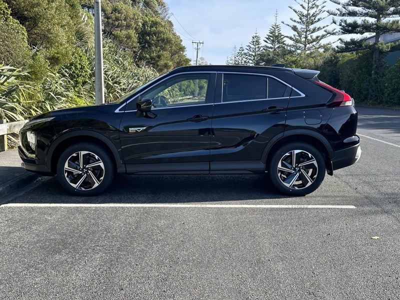 2024 Mitsubishi Eclipse Cross PHEV XLS 4WD image 5