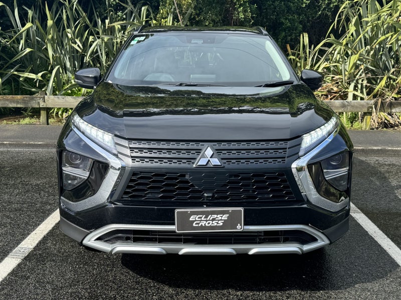 2024 Mitsubishi Eclipse Cross PHEV XLS 4WD image 3