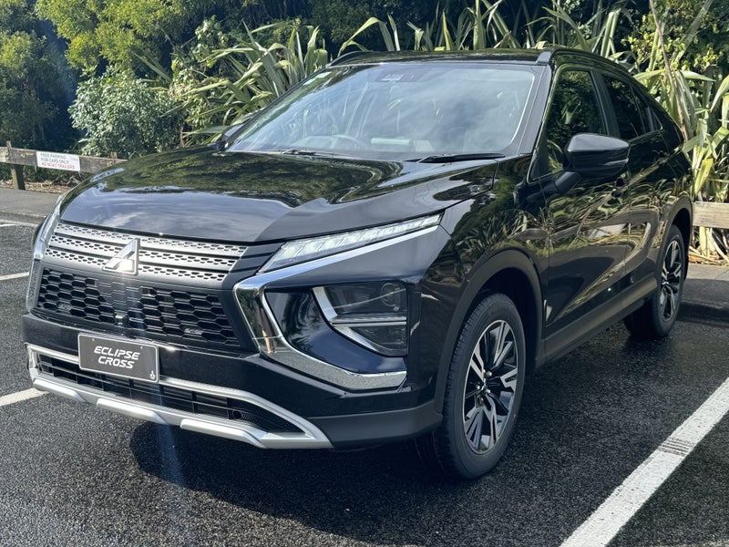 2024 Mitsubishi Eclipse Cross PHEV XLS 4WD image 4