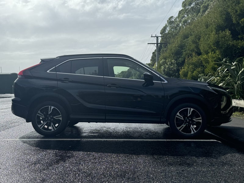 2024 Mitsubishi Eclipse Cross PHEV XLS 4WD image 5