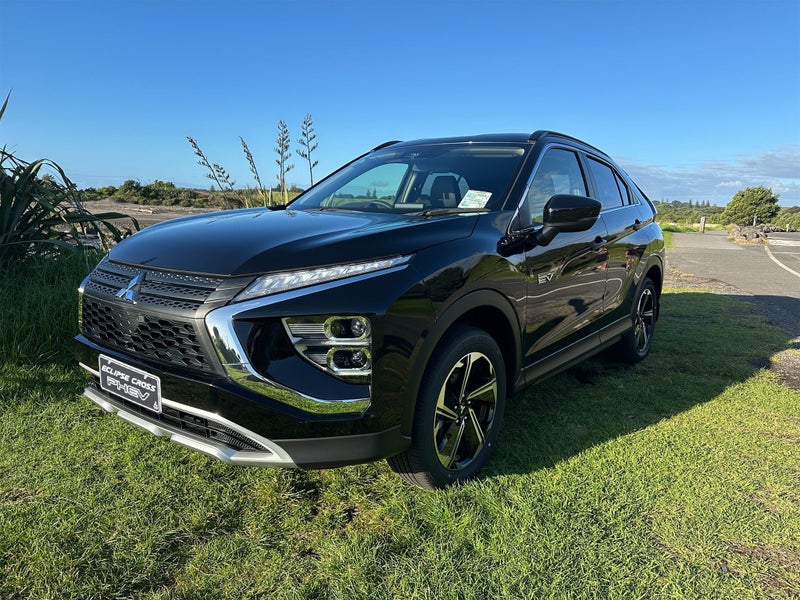 2024 Mitsubishi Eclipse Cross PHEV XLS 4WD image 4