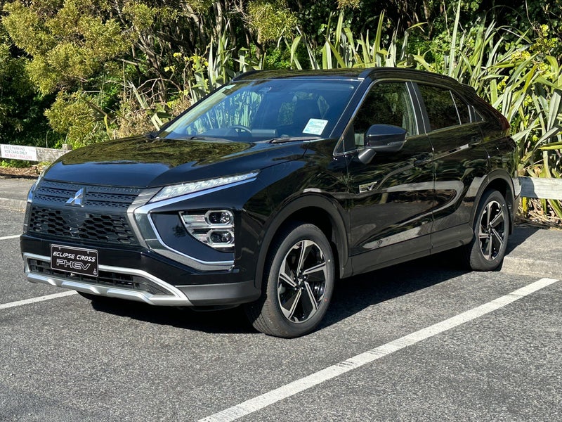 2024 Mitsubishi Eclipse Cross PHEV XLS 4WD image 4