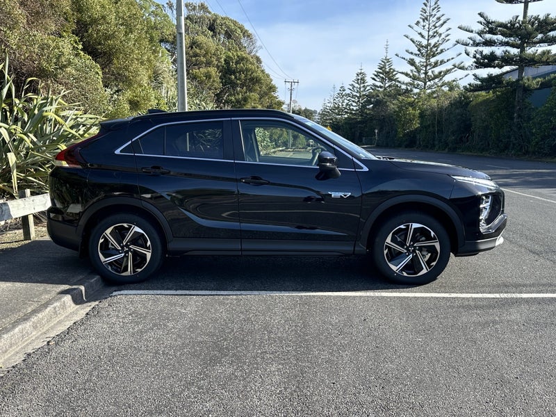 2024 Mitsubishi Eclipse Cross PHEV XLS 4WD image 5