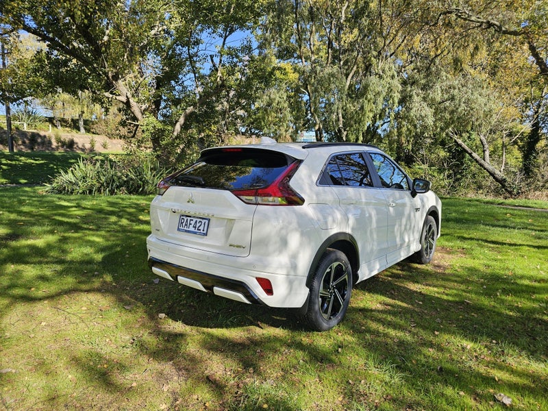 2024 Mitsubishi Eclipse Cross VRX PHEV/4WD/AT image 3