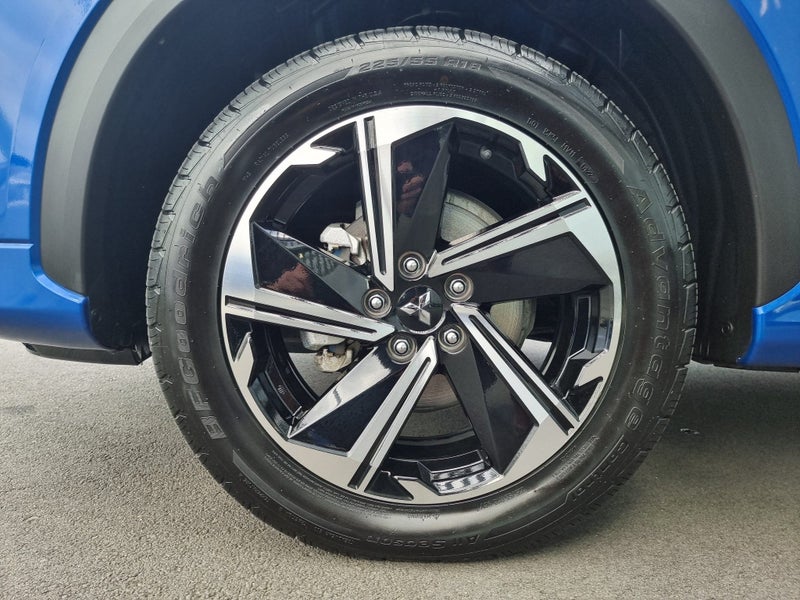 2024 Mitsubishi Eclipse Cross VRX PHEV AWD image 5