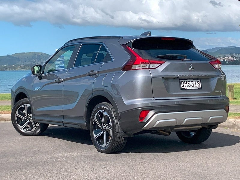 2024 Mitsubishi Eclipse Cross XLS PHEV Hybrid 4WD image 2