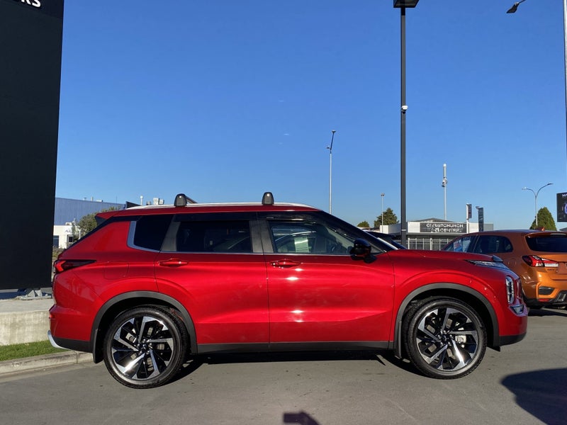 2024 Mitsubishi Outlander 2.5P XLS 4WD CVT image 3