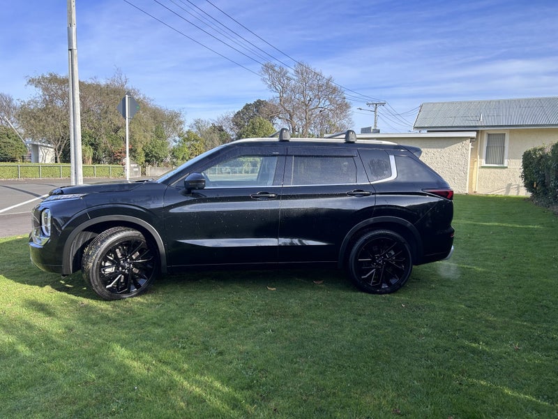 2024 Mitsubishi Outlander VRX 2.5P/CVT/Top Spec... image 4