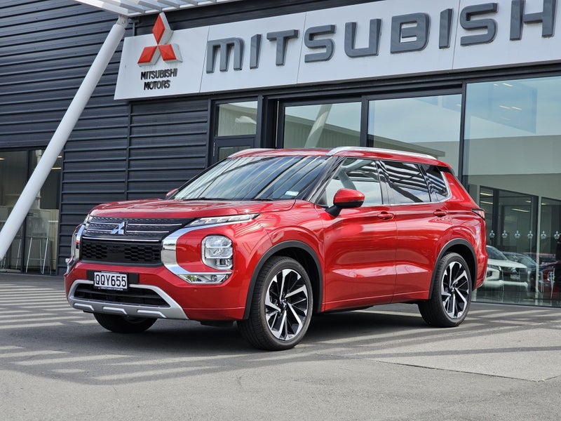 2024 Mitsubishi Outlander VRX 4WD 2.5P image 3