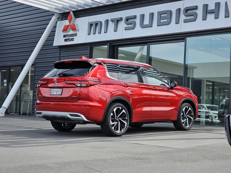 2024 Mitsubishi Outlander VRX 4WD 2.5P image 4