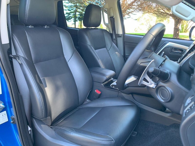 2024 Mitsubishi Pajero Sport VRX 4WD 2.4L Diese... image 3