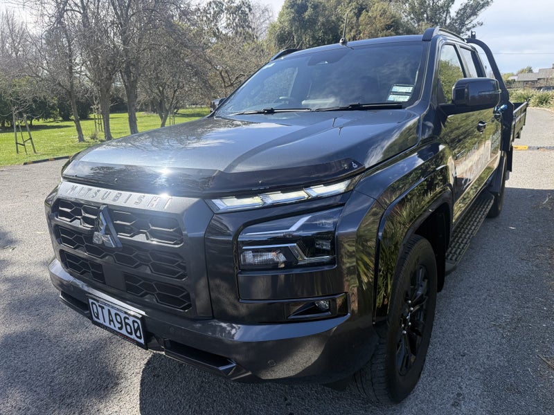 2024 Mitsubishi Triton DC CH 2.4D VRX 4WD 6AT image 5