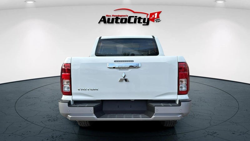 2024 Mitsubishi Triton DC GLX 4WD 6AT 2.4DT image 4