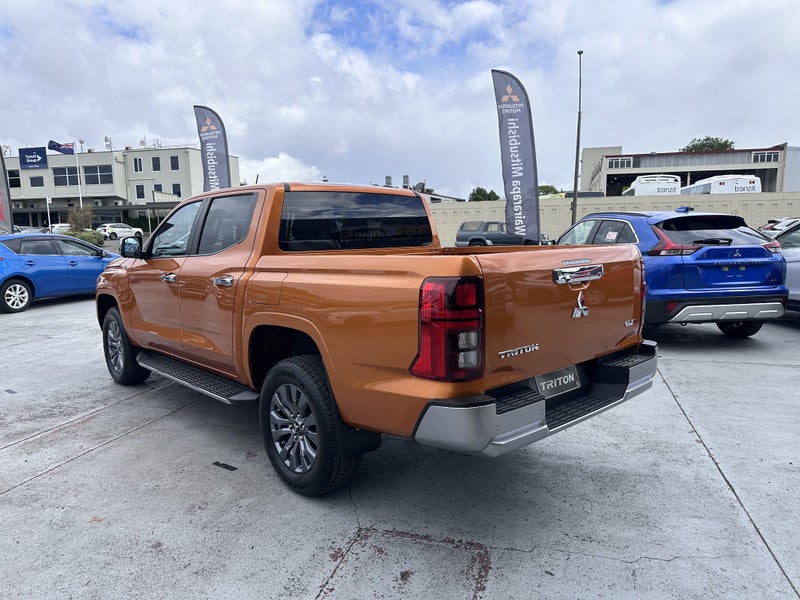 2024 Mitsubishi Triton DC GLX-R 4WD 6At image 3