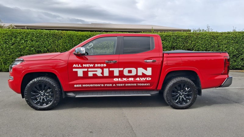 2024 Mitsubishi Triton DC WS 2.4D GLXR 4WD 6AT image 4