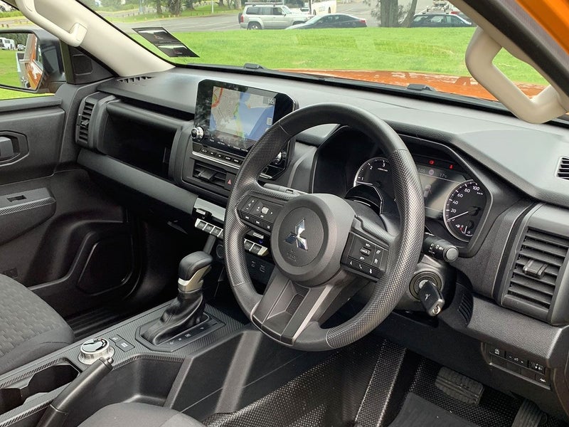 2024 Mitsubishi Triton GLX 4WD Single Cab Chass... image 4