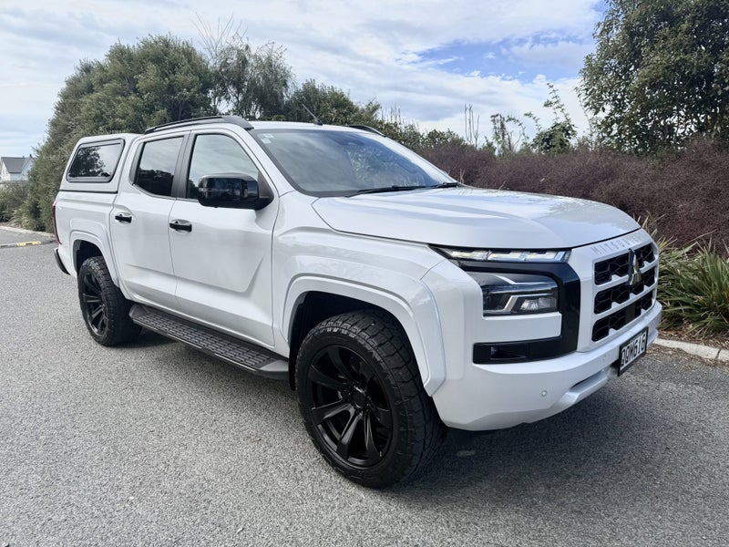 2024 Mitsubishi Triton VRX 4WD - ULTIMATE DEMO... image 1