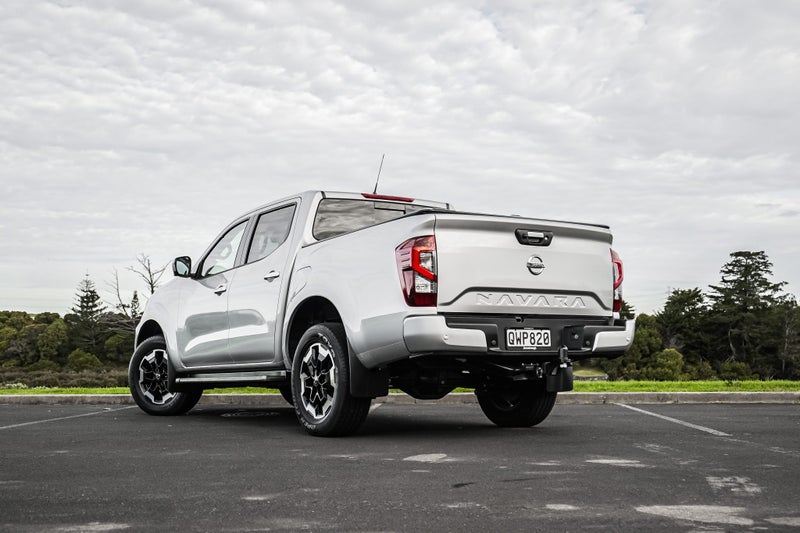2024 Nissan Navara ST-X 2.3D 2WD 7AT image 2