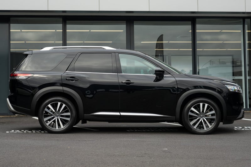 2024 Nissan Pathfinder TI-L 4X4 5Dr Wagon image 3